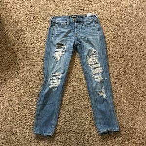 Hollister jeans Size 24w X 25L Low rise boyfriend style.